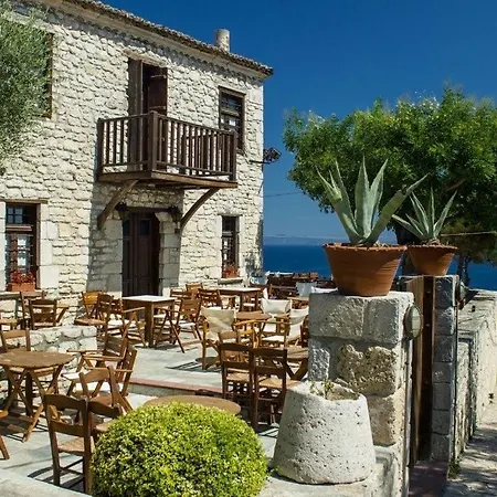 Sea And Stone Case de vacanță